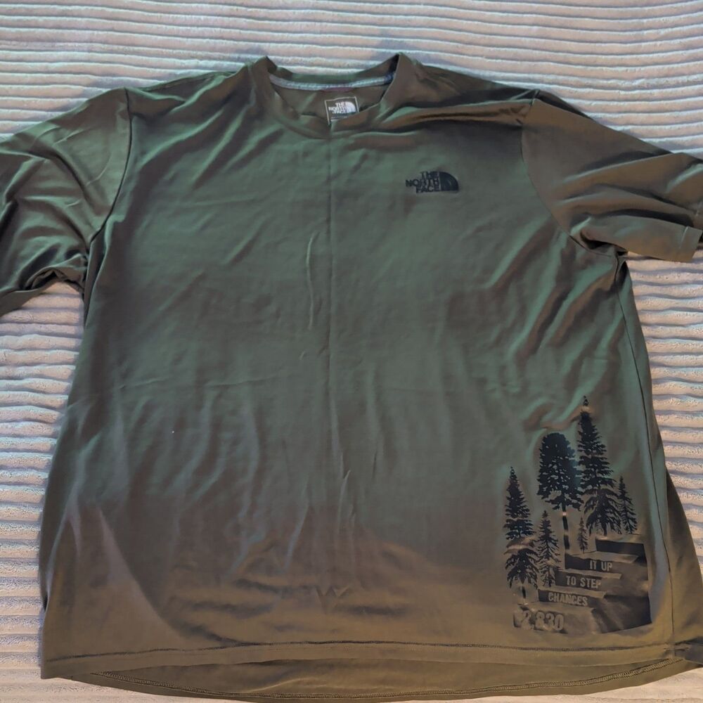 North Face 2XL Short Sleeve Performance T Shirt Men's Green Forest Print